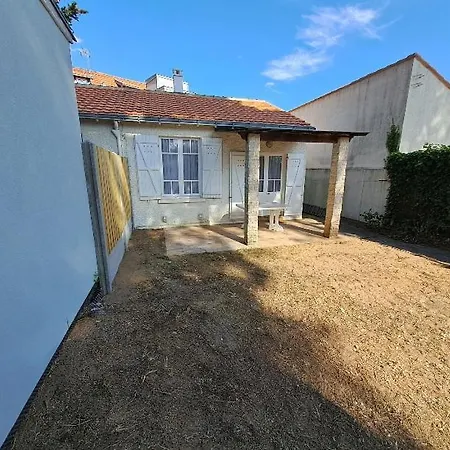 Holiday home Petite Maison Au Coeur De Tharon-plage